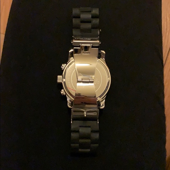 Michael Kors Runway Chronograph watch! - Picture 5 of 8